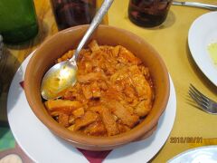 お昼に、名物のモツ煮 Trippa alla Fiorentina に挑戦、、も、食べきれず。