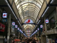 次は明石です。
 
明石駅近くのコインパーキングに停めて、魚の棚商店街まで歩きました。
魚とか乾き物とか、いろんなお店があります。