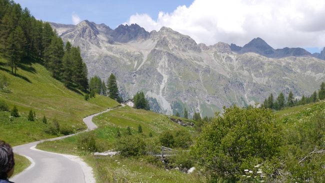 上の写真の遠景です。