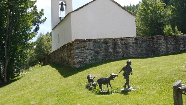 ペーターと山羊たちの銅像