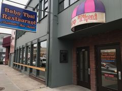 17:30 3rd Ave. にあるタイレストラン「Bahn Thai」へ。
残念ながらアルコールはないお店でした。
店員の女の子に京都から来たと言うと、タイからの出稼ぎで、12月にタイに戻る前に京都に行くが寒いか?と聞かれたので、アラスカほど寒くないから大丈夫と教えてあげました。