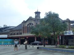 在来線台湾鉄道旧台中駅　新駅はお隣すぐですが、歩くと遠い…