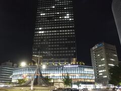 夜の名古屋駅に来るのは久しぶりです。

建て替わった大名古屋ビルヂングです。前の面影がほとんどありません。