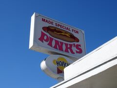 　２日目の朝食は、有名なホットドッグ屋さんのPINK'Sで取りました。
