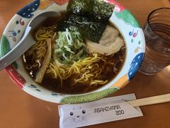 旭川ラーメンにつられて食べましたが・・・残念賞
