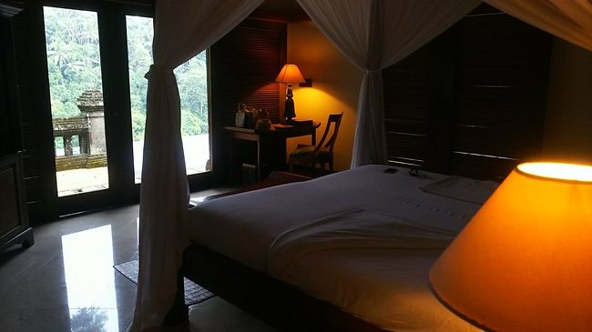 （3日目その4からのつづき）<br /><br />バスルームからベッドルームへ移動～