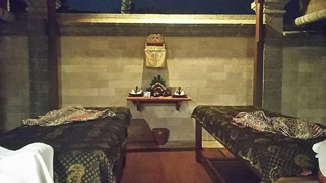 屋根はありますが、半屋外みたいな。<br />とっても広いです