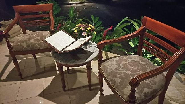 こちらでスパ内容のチョイスとお値段の説明を