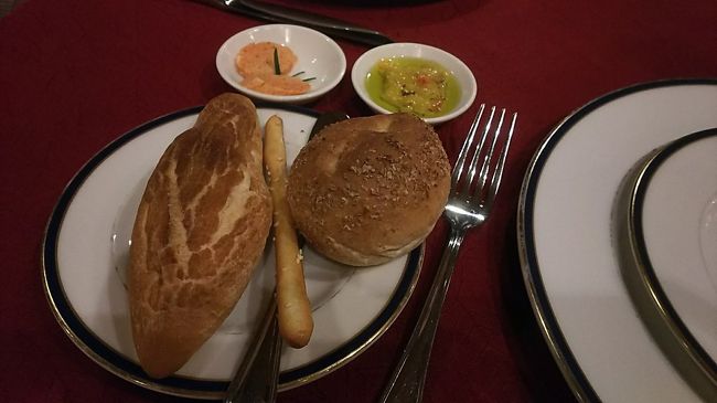 パンだけでお腹いっぱいになっちゃうよね