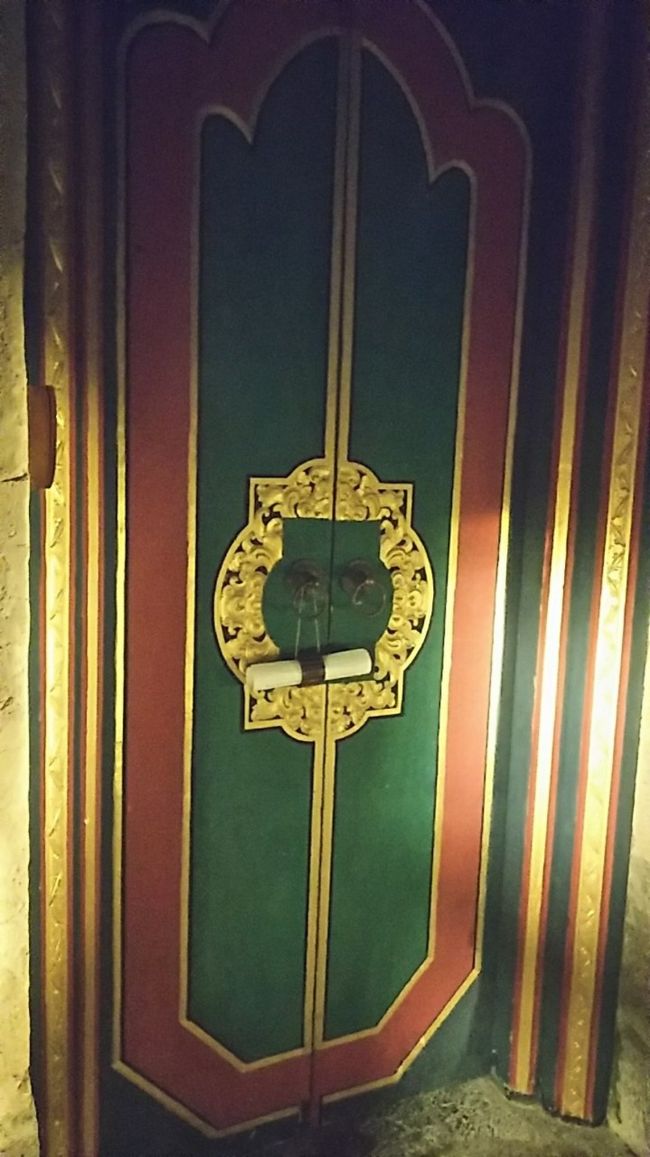 こんな風にお外の扉にひっかけておきます。<br />朝食楽しみだな～♪晴れるといいな～♪<br />今日は長いいちにちだったな～♪　おやすみなさい☆<br /><br /><br />これで3日目の記録おわり～<br />我ながら長い(笑)でもここまで来たら変えられない（意地）のでこの後も写真多めでアップしようと思います・・・<br /><br />（4日目につづく）