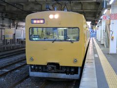 岡山駅から始発の電車で倉敷駅へ。倉敷駅から西出雲駅までロングランする普通列車に乗り込みます。