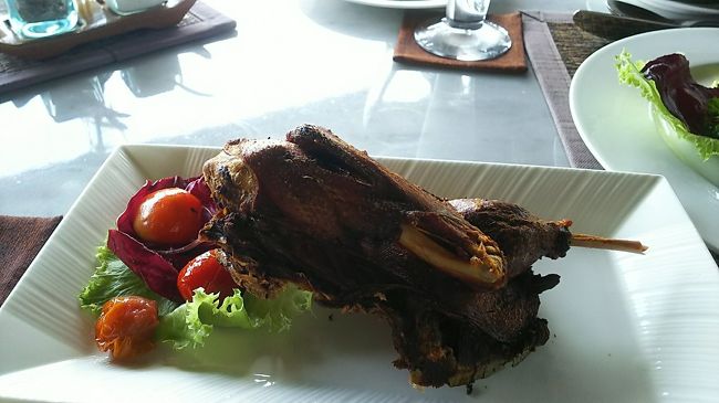 ・・・これは昨日のBebek bungilの方が美味しかったなぁ。ちょっと揚げすぎで身が硬くなっちゃってて食べるトコあんまりない・・