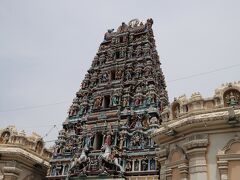 「スリ・マハ・マリアマン寺院」 
クアラルンプールで最も古く、大きな規模を誇るヒンドゥー教の寺院らしい。 