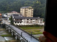 ■10月6日（金）

やっぱり今日は雨です。
でも、土砂降りではないので、傘さして散策はできそう。
先ずは朝風呂に入ってすっきりします。