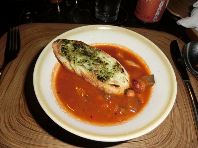 ミネストローネスープです。バジル風味の美味しいスープでした。