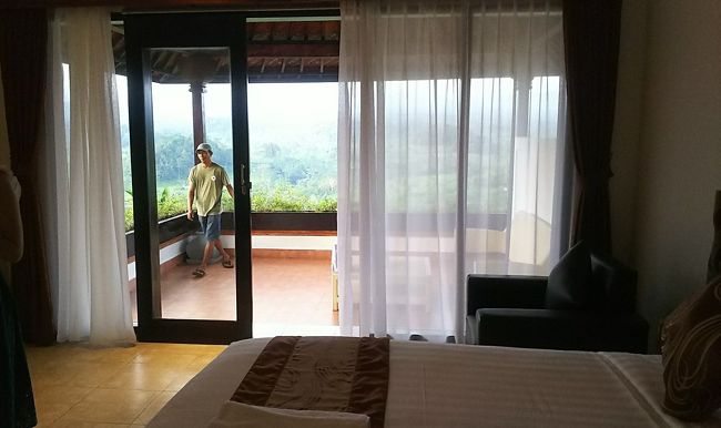 テラスからの景色がすばらしい<br />起きてすぐこんな絶景が見られるなんていいな♪