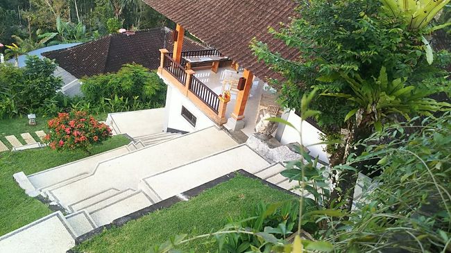 オーナー曰く、もうすぐホテル予約サイトに出し始める予定とか。安いよ～是非泊まりに来て～と言ってました(^O^)　本当に来たい・・<br /><br />「日本からもたくさんお客さん来るように宣伝しておいてネ」とオーナーが言ってたのでたくさんお写真載せますね(笑)