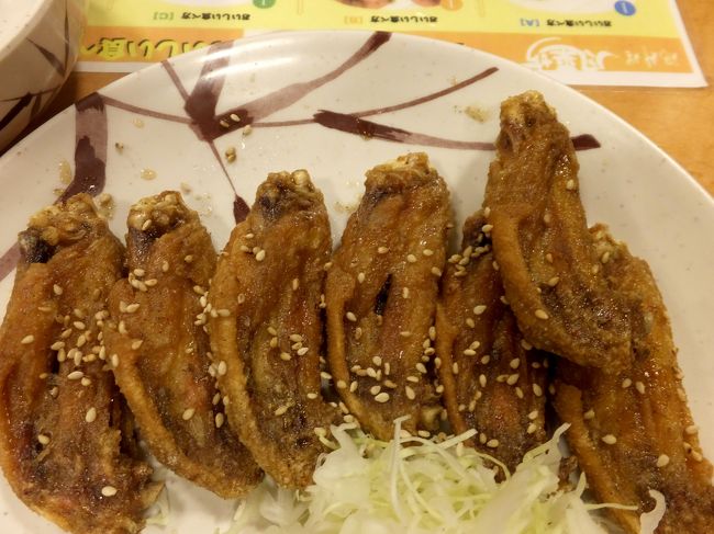 来ました！手羽先！<br /><br />ん？<br />それほどでもない.....<br />店によって違うのか？<br />落ちてしまったのか？<br />残念。<br /><br />(11:45)