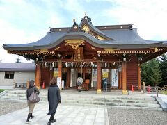 次は、美瑛神社に寄りました。
広い境内、立派なお社。
こんな田舎に？と驚きました（失礼！）