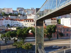 コインブラは坂の町。エレベーターで一気に標高を稼ぐことも。