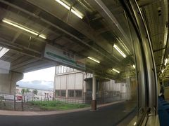 次が西若松。

鶴ヶ城最寄駅のようで案内もありました。
ここから会津鉄道(旧国鉄会津線）が分岐します。