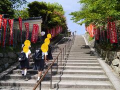 13:00
奈良公園の玄関口に建つ「興福寺」へ。
興福寺は、平安遷都が行われた710年に藤原不比等が創建。
何度も火災と再建を繰り返しながらも、奈良時代の様式で再建されてきました。
