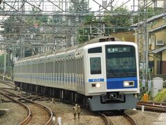 2017.09.24　西所沢
私の乗る電車。１両目だけカーブにさしかかる図が好きだ。