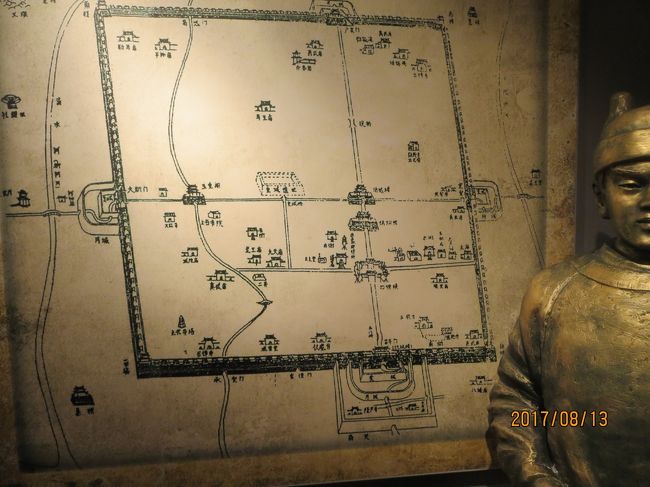 どういうわけか南北の中心軸である「清遠路」は，城内の東に偏っている。