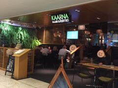 そんなわけで急きょ調べ直して、サーモンスープが美味しいというこちらのお店『KAARNA baari & keittiö』へ。