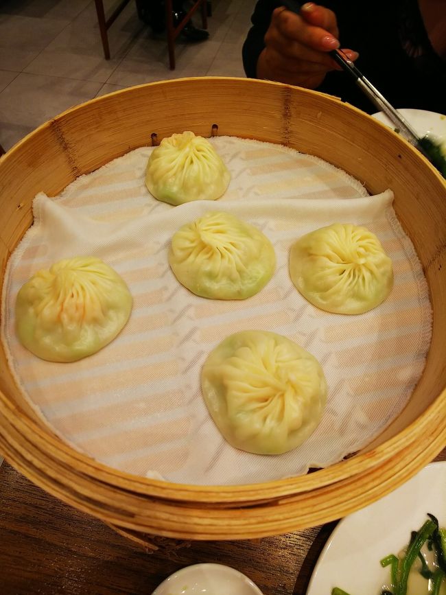 糸瓜と海老の小籠包。アッサリしていて、私の好物です♪