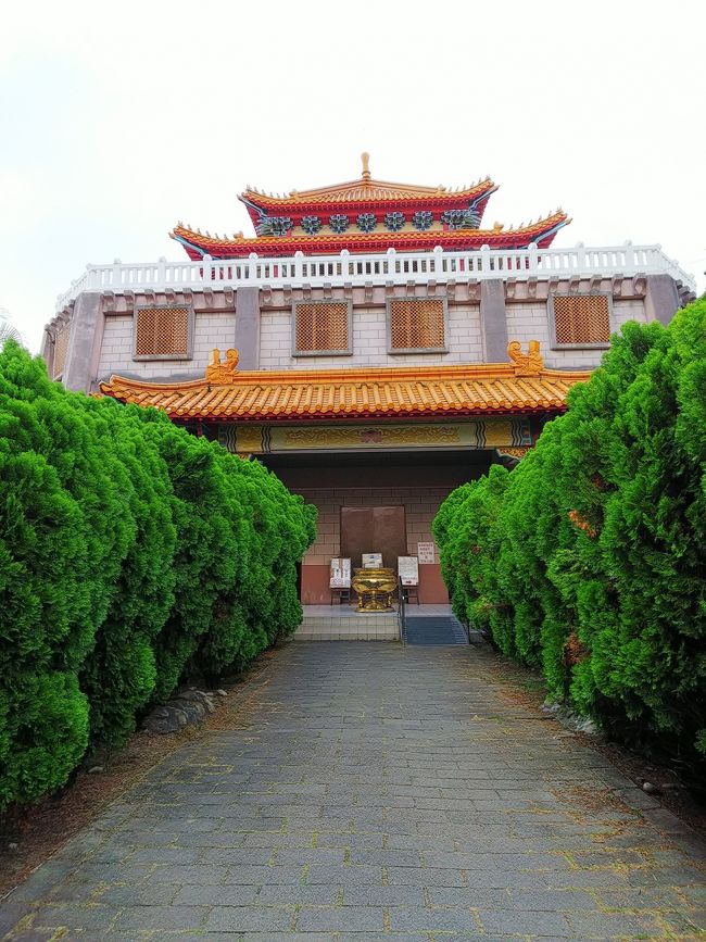 敷地には、こんな立派な建物もあります。