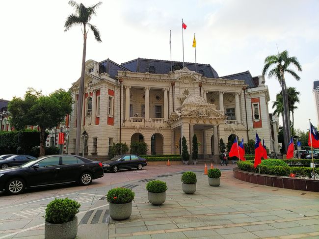 台中市役所<br />日本統治時代に建てられたおしゃれな建物。<br />1階はカフェにリノベしてあります。