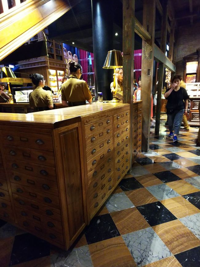 お薬が入ってた引き出しタンス。引き出しは、開きません←試した人w