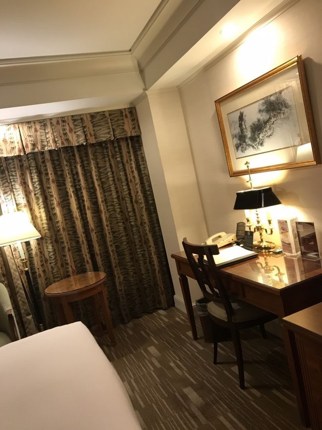 二人分の荷物を広げるには、充分なスペースです。