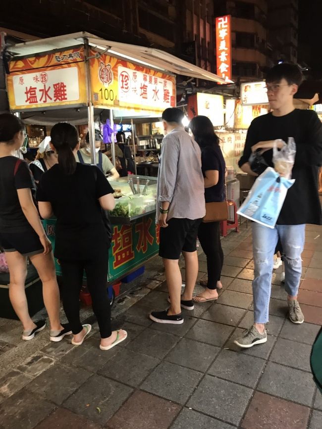 興味津々で ｢･_･ )(｢･_･)&quot;ｷｮﾛｷｮﾛ