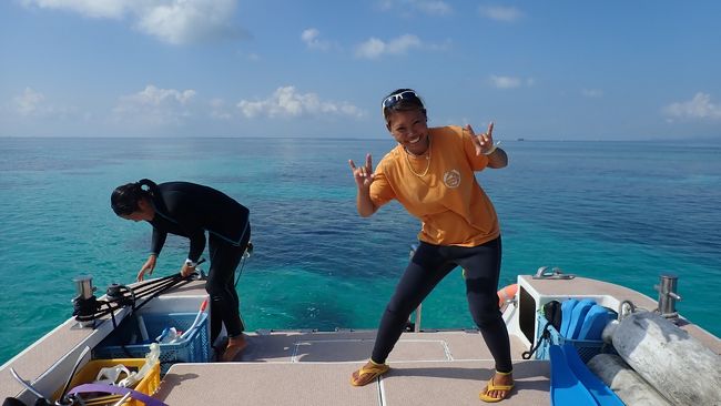 お願いしたショップは<br />やーるーやさん<br />シュノーケルとスキンダイビング専門のショップです。<br />インストラクターのあいりちゃんとあかりちゃん<br />とってもしっかり者です