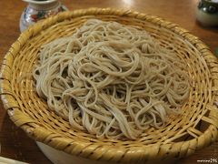 深大寺門前の蕎麦屋「門前」

３０分ほど並んで、深大寺蕎麦をいただきました。