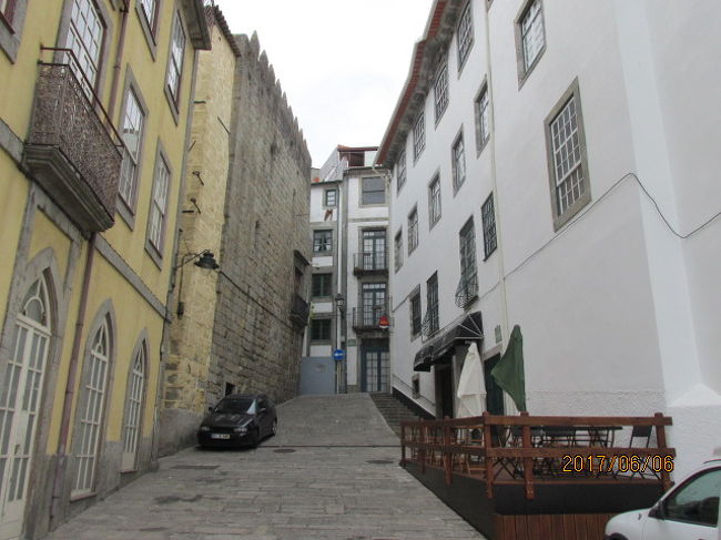 古い港町の面影が残っている。