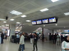 9:30チュニス空港に到着
イミグレ凄い列で1時間近く並びました(^_^;)