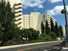 今回のお宿はリザンシーパークホテル谷茶ベイ。
クチコミでは大陸からのお客が増えていてイマイチのような評判もありますが、旅行であちこち動き回り、体調を崩されては困るのでホテル内で色々遊びを済ませられそうという観点で決めました。