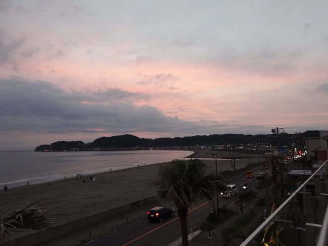 さっきの場所から3、40分くらい歩いたところに材木座テラスという場所が。