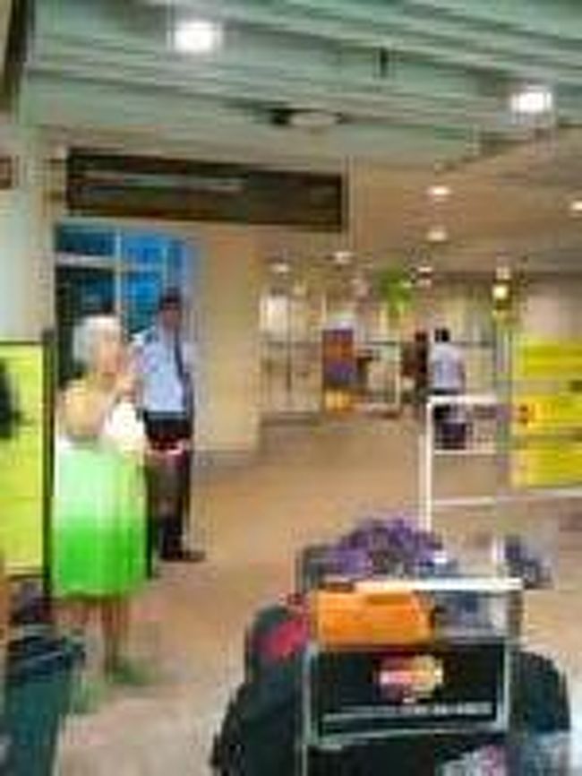 [２０１４/８/９]<br /><br />通路の最後にチェックポイントがあります。<br />ここから先はチケットを持っている人しか入れません。<br />ここから先は明日ご案内します。