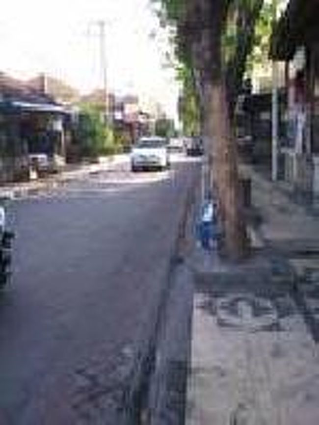 [２０１４/８/９]<br /><br />こちらがレギャン通りです。べモ・コーナーは交差点なので通りがわかりづらいかも。レギャン通りを北上していくと、左手にサークルケイが見えます。目印になるかも。