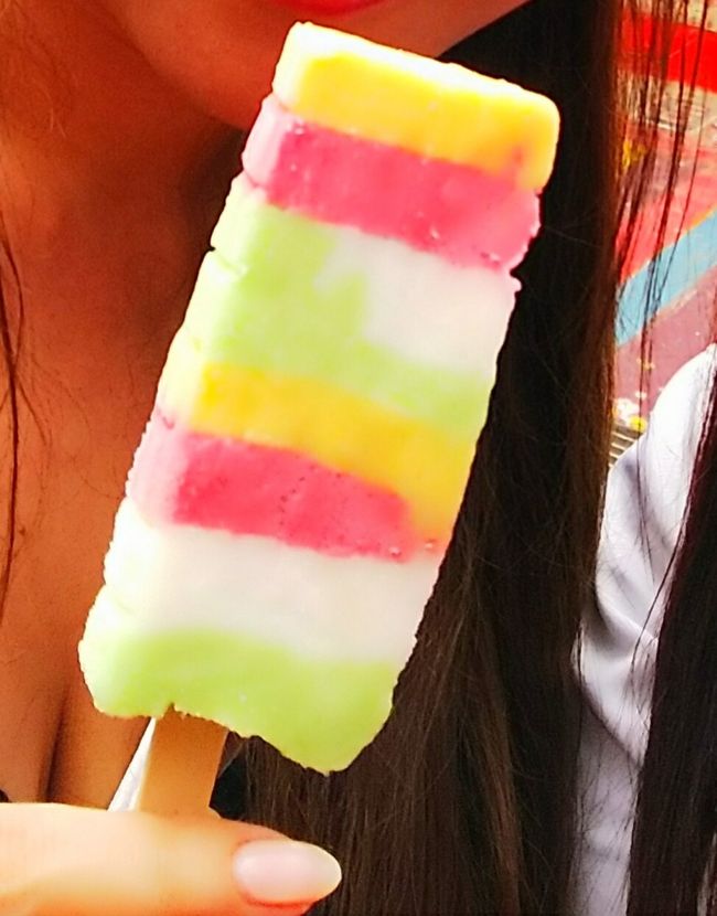 アイスまでレインボーです（笑）<br />ちゃんと色別に味がついていて、オレンジはマンゴー　赤はベリー　緑はメロン　白はヨーグルトだったかな？　とにかく美味しかったー！☆