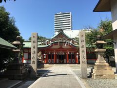 こちらの神社は、豊臣秀吉の御子息、豊臣秀頼ゆかりの神社となります。
左に見える狛犬のそばには、利休ゆかりの井戸がありました。