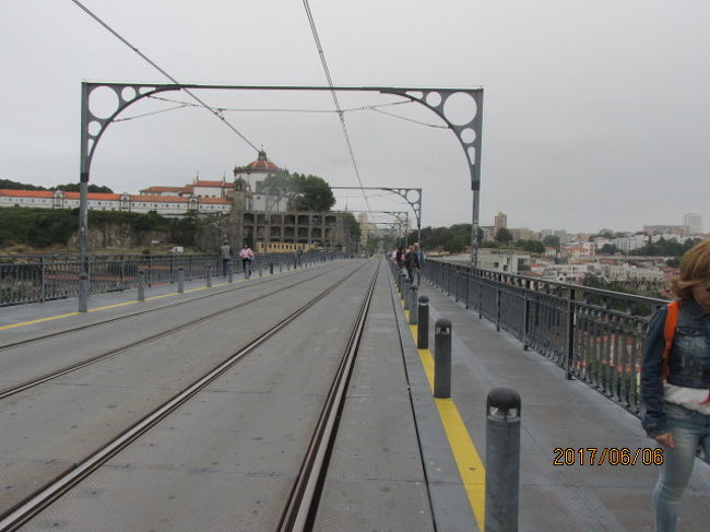 ドンルイス１世橋。用途は電車の鉄橋だったのだ。