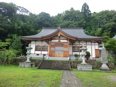 天寧寺。
近藤勇のお墓がある事で有名な寺院ですが、私の母方のご先祖様もお眠りになられております。
お墓参りをしましょう。
