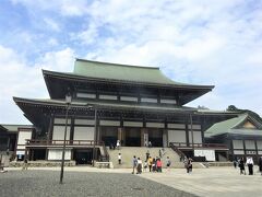 大本堂です。
さすが初詣客日本一のお寺、新勝寺。
敷地が広くて他にも見どころは沢山ありましたが、時間が無くてこのあたりしか見ませんでした。