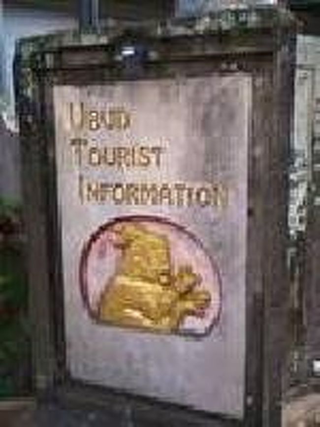 [２０１４/８/９]<br /><br />何か違うお店に来ちゃった感じがしますが、ちゃんと看板があります。