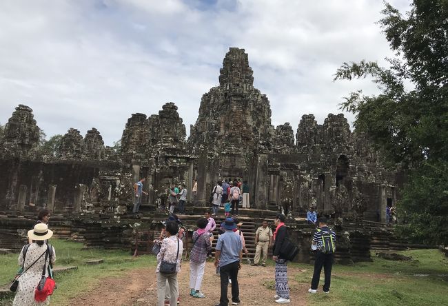 バイヨン<br /><br />巨大な顔の４面仏などが有名